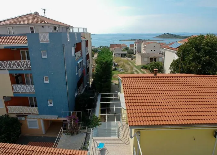 Dane פאקוסטאן