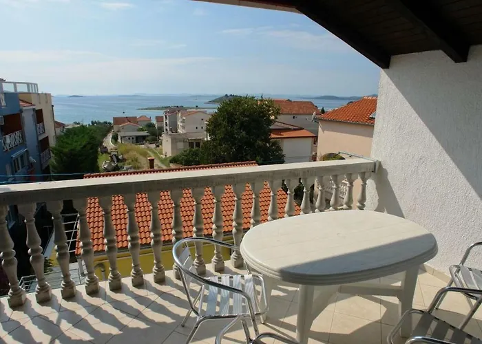 Dane פאקוסטאן